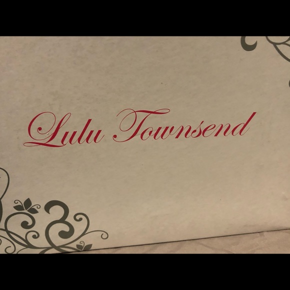 Black heels - Picture 2 of 2